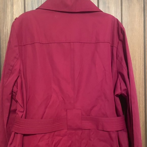 Michael Kors Red belted trench coat- XL - Picture 5 of 6
